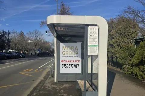 Statie autobuz cu poster bus shelter Mora Group — publicitate in statiile de autobuz Bucuresti